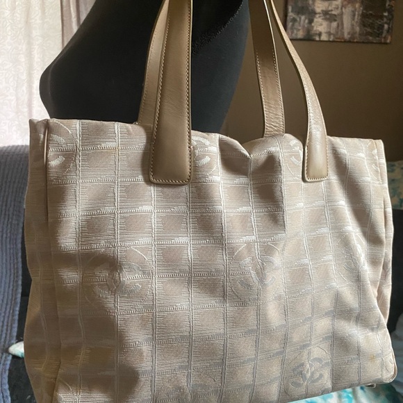 Chanel Beige Tote Bag - Picture 5 of 8